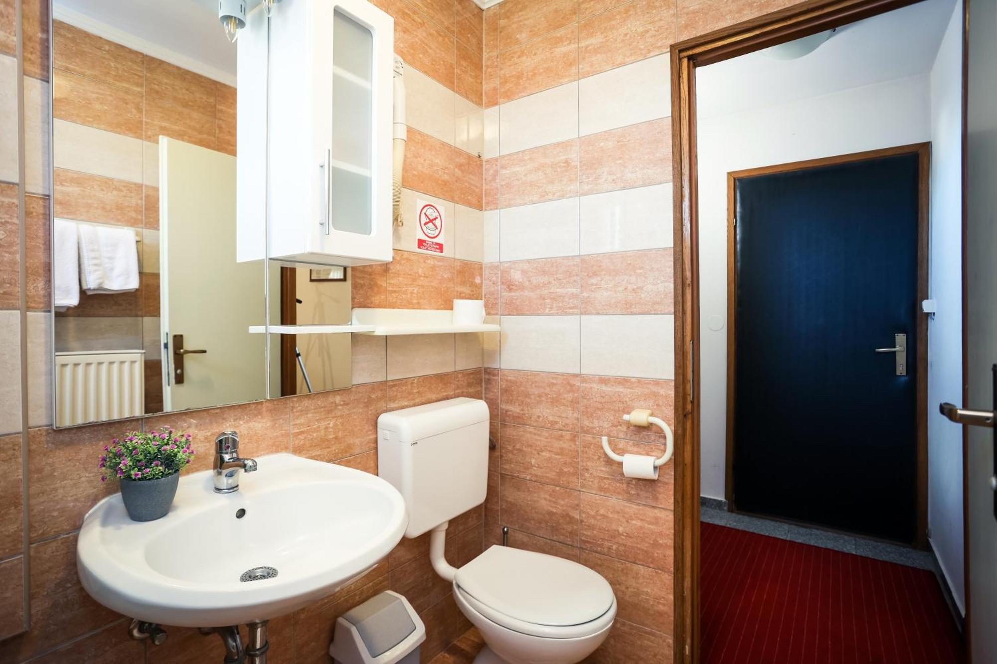 Hotel Garten Slavonski Brod Exterior photo